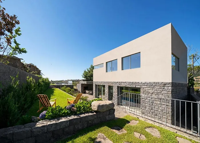Casa Da Maloeira By An Island Apart
